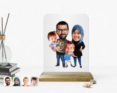 Kişiye Özel Tesettürlü Aile Karikatürlü Ahşap Standlı Çerçeve-3