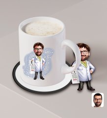 Kişiye Özel Erkek Göz Doktoru Karikatürlü Beyaz Kupa ve Ahşap Bardak Altlığı Hediye Seti-1
