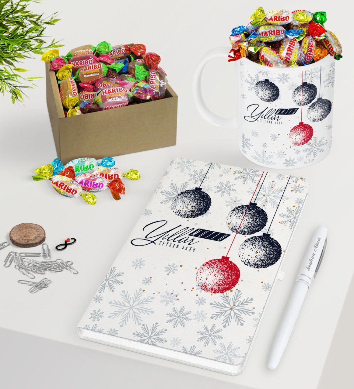 Kişiye Özel Yılbaşı Mutlu Yıllar Beyaz Defter Kalem Kupa ve Kutulu Haribo Şeker Hediye Seti-13