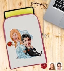 Kişiye Özel Evleniyoruz Karikatürlü Taşınabilir Koruyucu Tablet Kılıfı & Organizer Çanta - Pembe-2