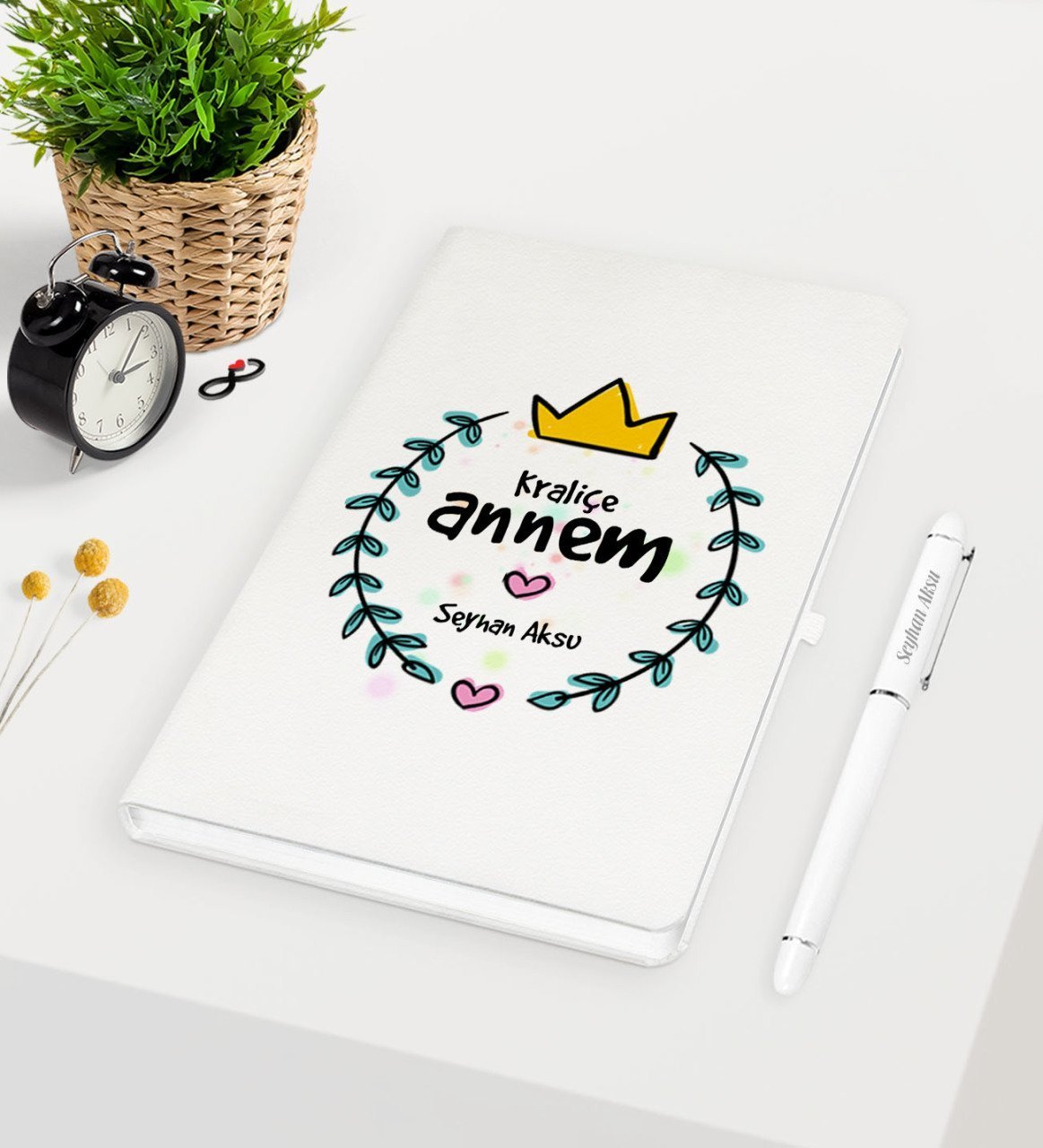 Kişiye Özel Kraliçe Annem Beyaz Defter Kalem Seti