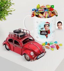 Kişiye Özel Erkek Yeni Yıl Karikatürlü Plakalı Nostaljik Kırmızı Metal Vosvos ve Kupa Haribo Şeker Seti-1