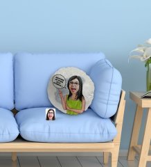 Kişiye Özel İsimli Kadın Nihayetinde Karikatürlü Yuvarlak Dekoratif Kırlent Yastık-5