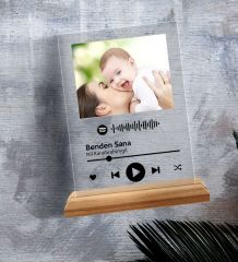 BK Gift Kişiye Özel Anne-Bebek Temalı Fotoğraflı Spotify Barkodlu Ahşap Standlı Dikdörtgen Plak