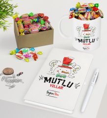 Kişiye Özel Yılbaşı Mutlu Yıllar Beyaz Defter Kalem Kupa ve Kutulu Haribo Şeker Hediye Seti-5