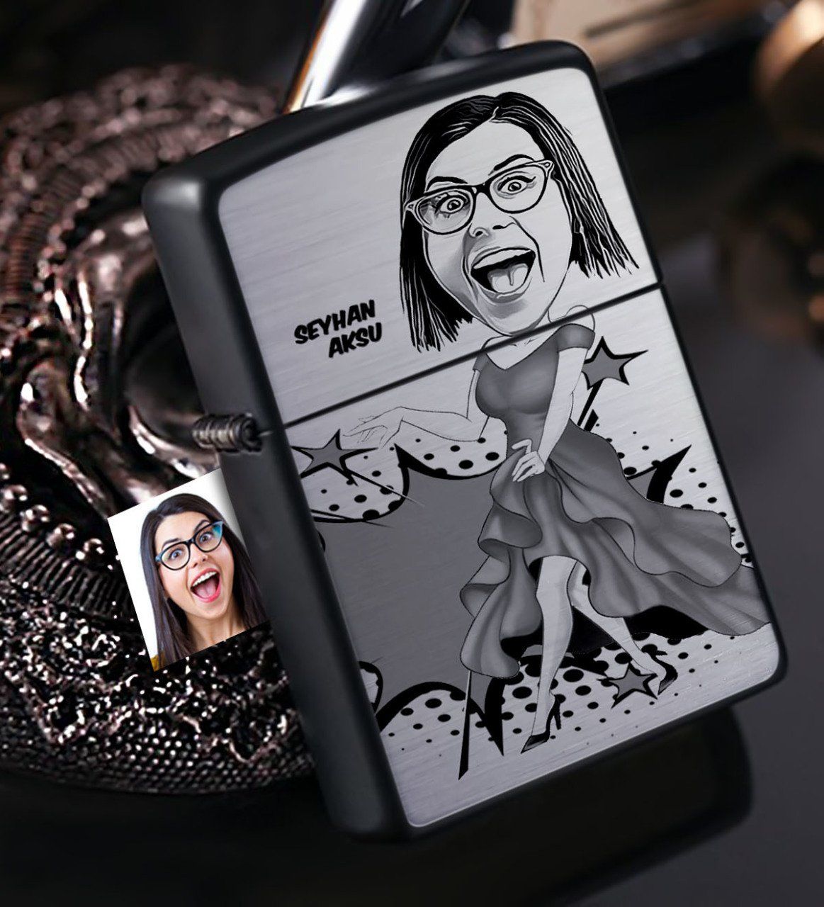 Kişiye Özel Bayan Model Karikatürlü Benzinli Siyah Metal Çakmak - 1