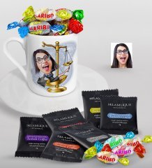 Kişiye Özel Bayan Avukat Karikatürlü Türk Kahvesi Fincanı Selamlique Karışık Türk Kahvesi ve Haribo Şeker Hediye Seti-4