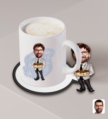 Kişiye Özel Erkek Doğum Günü Karikatürlü Beyaz Kupa ve Ahşap Bardak Altlığı Hediye Seti-4