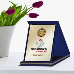 Kişiye Özel Yılın En İyi Biyomedikal Mühendisi Lacivert Plaket Ödülü