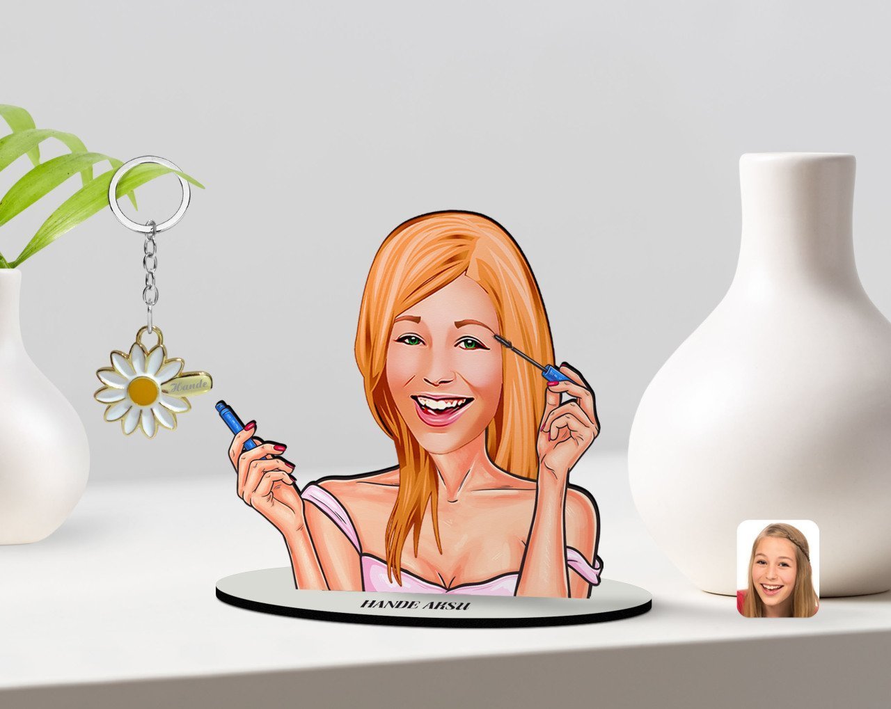 Kişiye Özel Kadın Karikatürlü 3D Ahşap Biblo ve İsimli Gold Papatya Anahtarlık-21