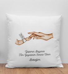 BK Gift Kişiye Özel Renkli Anne-Çocuk El Tasarımlı Beyaz Kırlent Yastık-3, Anneye Hediye, Ev Dekorasyonu, Yeni Doğum Hediyesi