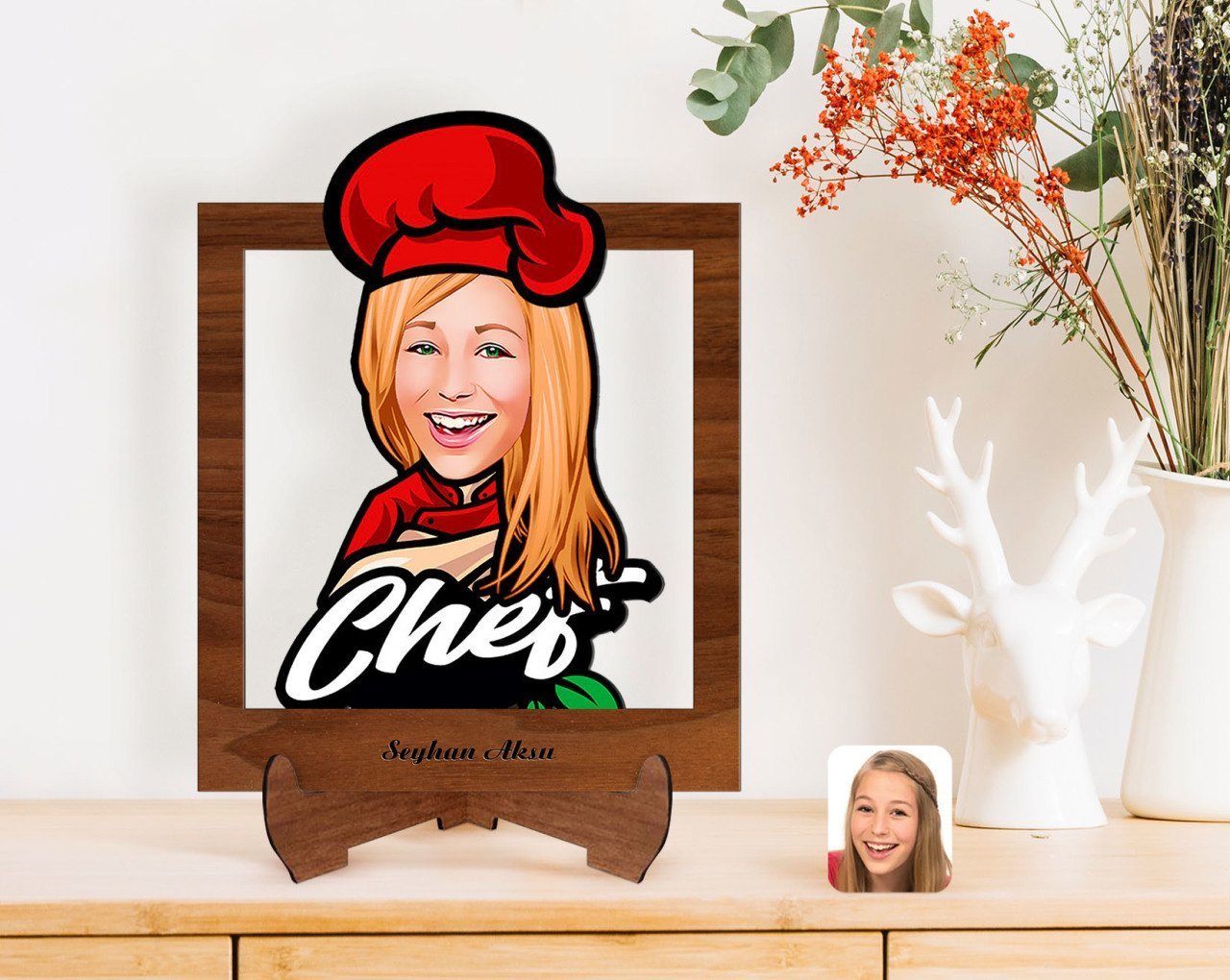 Kişiye Özel Kadın Chef Karikatürlü Ahşap Standlı 3D Biblo-10