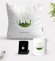 Kişiye Özel Din Kültürü ve Ahlak Bilgisi Öğretmeni Beyaz Kupa Yastık ve İsimli Papatya Kolye Hediye Seti