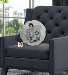 Kişiye Özel İsimli Erkek Eczacı Karikatürlü Yuvarlak Dekoratif Kırlent Yastık-2