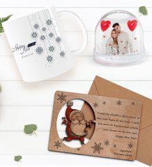Kişiye Özel Fotoğraflı Kar Küresi & Happy New Year Kupa Bardak & Retro Ahşap Yılbaşı Tebrik Kartı Hediye Seti-4C