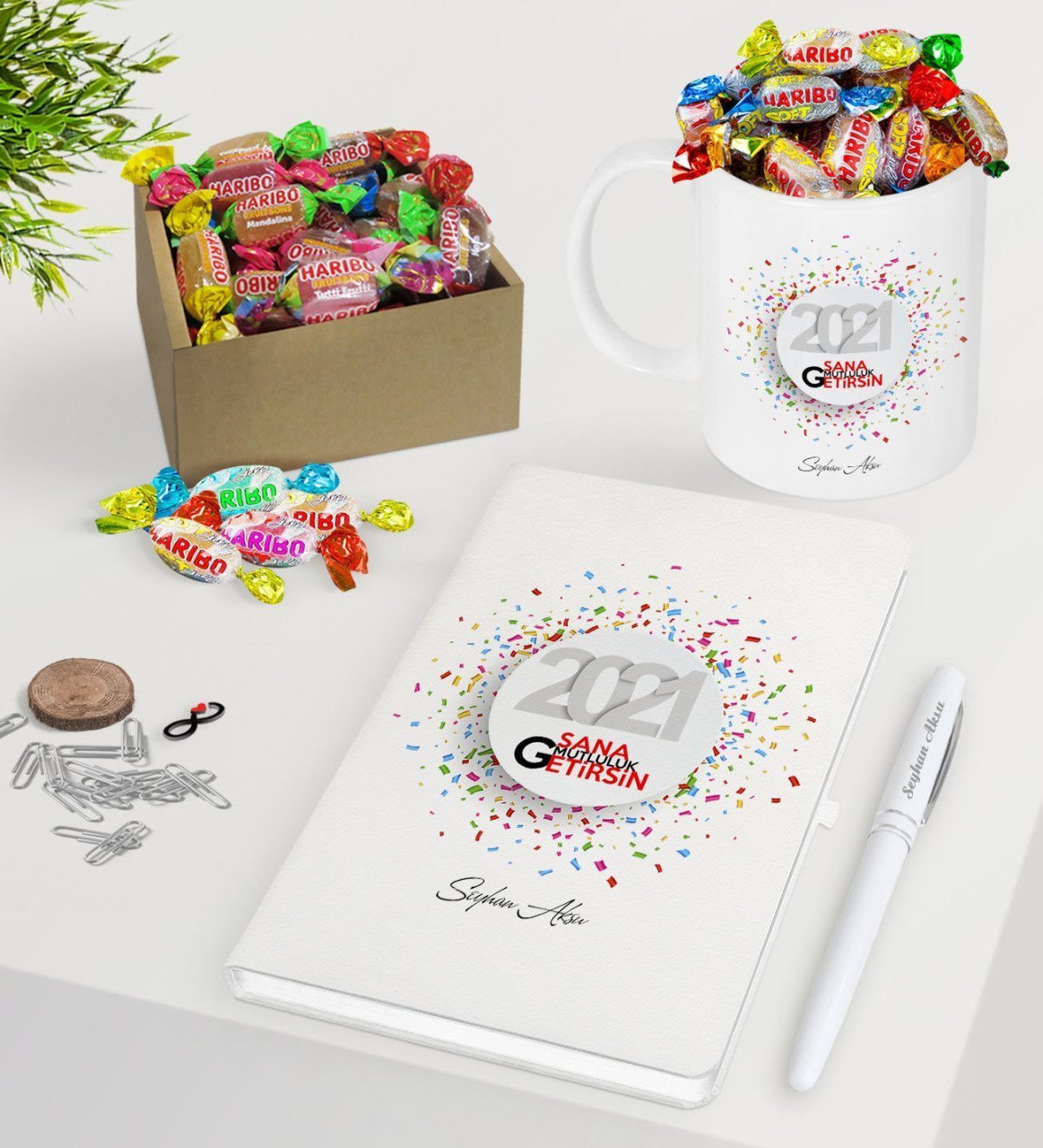 BK Gift Kişiye Özel 2023 Sana Mutluluk Getirsin Beyaz Defter Kalem Kupa ve Kutulu Haribo Şeker Hediye Seti-1