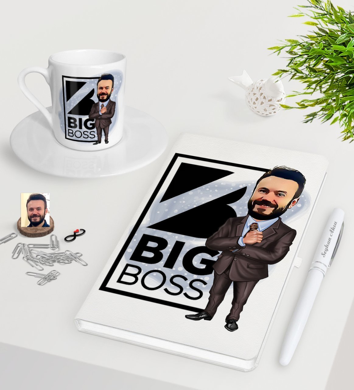 Kişiye Özel Erkek Big Boss Karikatürlü Beyaz Defter Kalem Türk Kahvesi Fincanı Seti-1