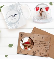 Kişiye Özel Fotoğraflı Kar Küresi & Happy New Year Kupa Bardak & Retro Ahşap Yılbaşı Tebrik Kartı Hediye Seti-3B