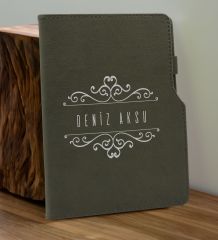 BK Gift Kişiye  Özel İsimli Mat Gri Termo Deri Defter ve Cam Matara Hediye Seti-8, Sevgiliye Hediye, Arkadaşa Hediye, Yeni İş Hediyesi