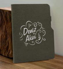 BK Gift Kişiye  Özel İsimli Mat Gri Termo Deri Defter ve Cam Matara Hediye Seti-4, Sevgiliye Hediye, Arkadaşa Hediye, Yeni İş Hediyesi