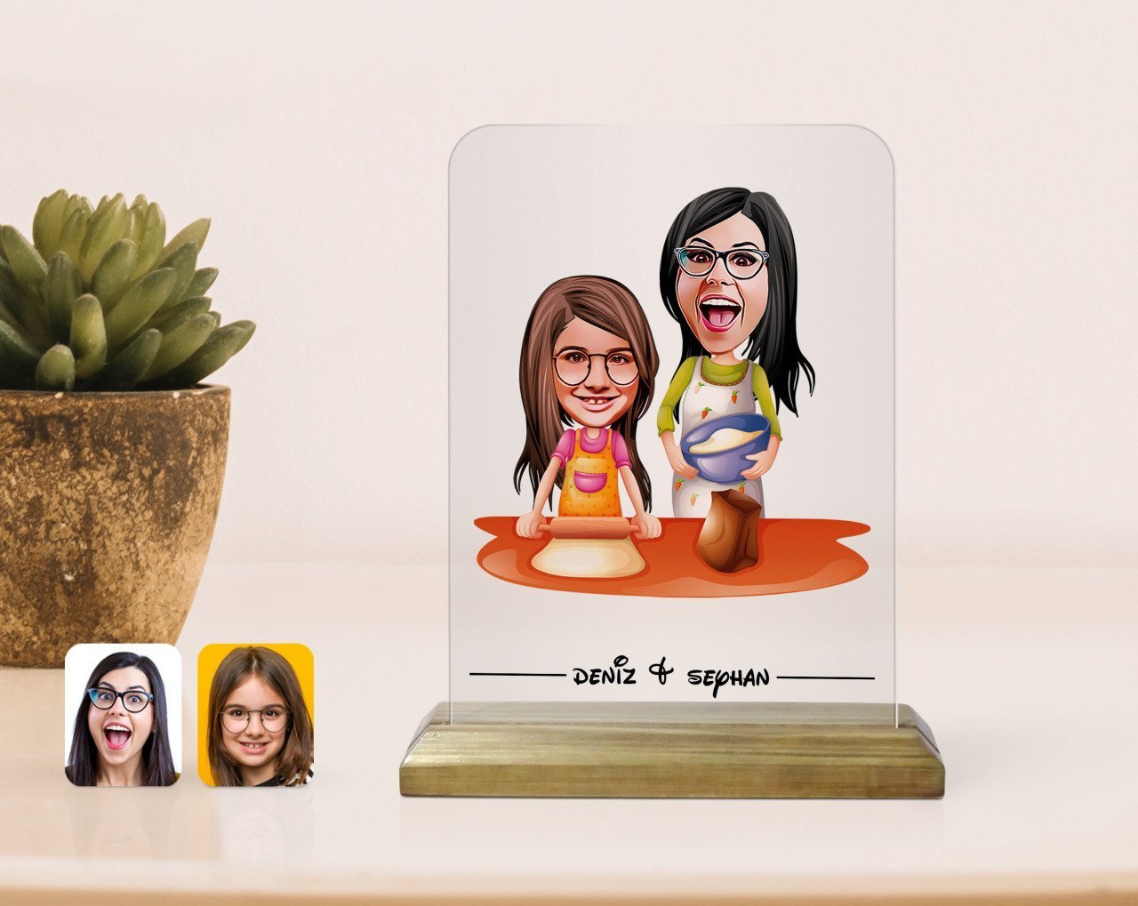 Kişiye Özel Anne Kız Karikatürlü Ahşap Standlı Çerçeve-2