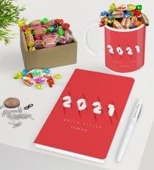 BK Gift Kişiye Özel 2023 Mutlu Yıllar Beyaz Defter Kalem Kupa ve Kutulu Haribo Şeker Hediye Seti-1