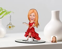 Kişiye Özel Kadın Manken Karikatürlü 3D Ahşap Biblo ve İsimli Gold Papatya Anahtarlık-1