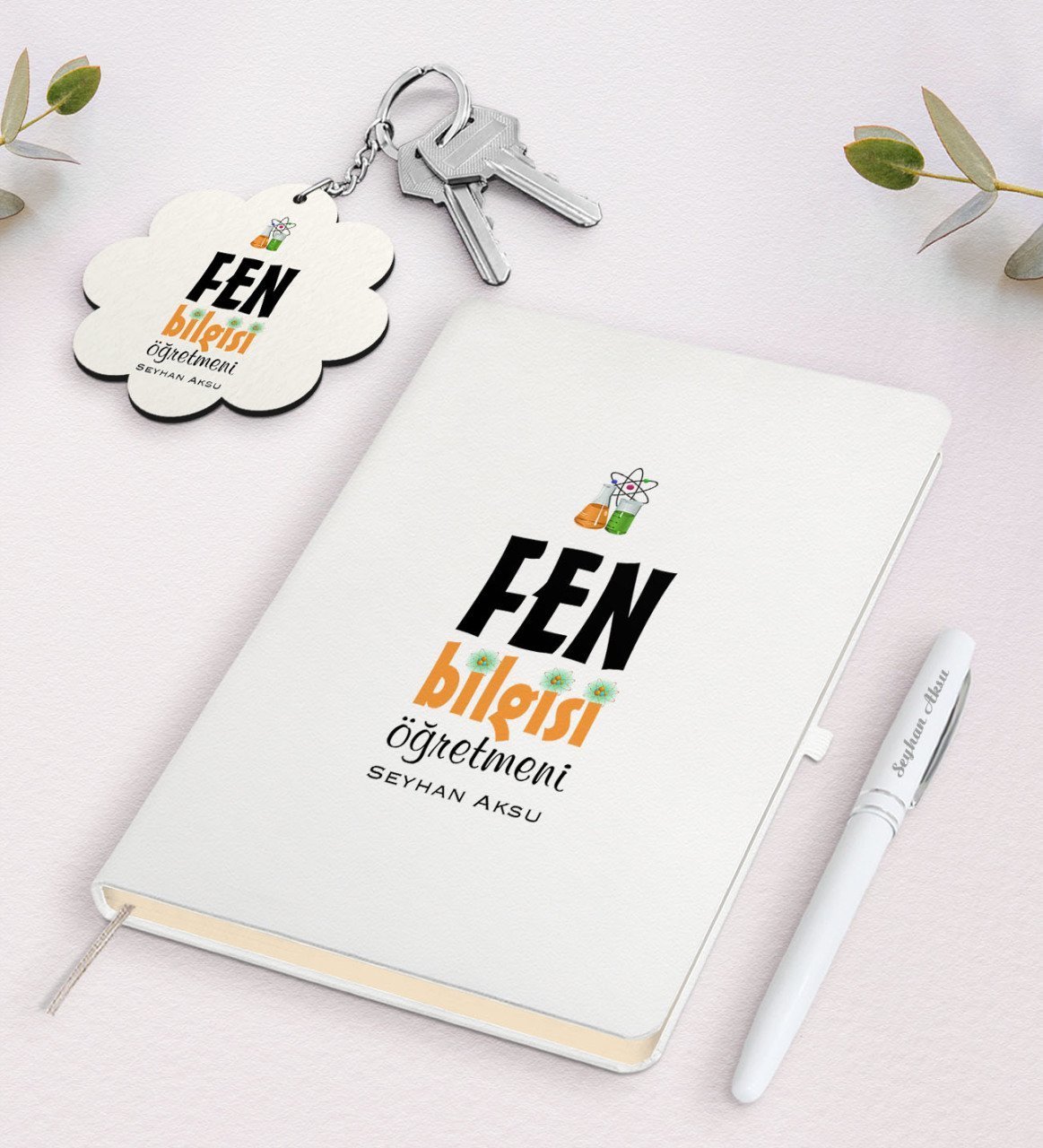 Kişiye Özel Fen Bilgisi Öğretmeni Beyaz Defter Kalem Ve Anahtarlık Hediye Seti