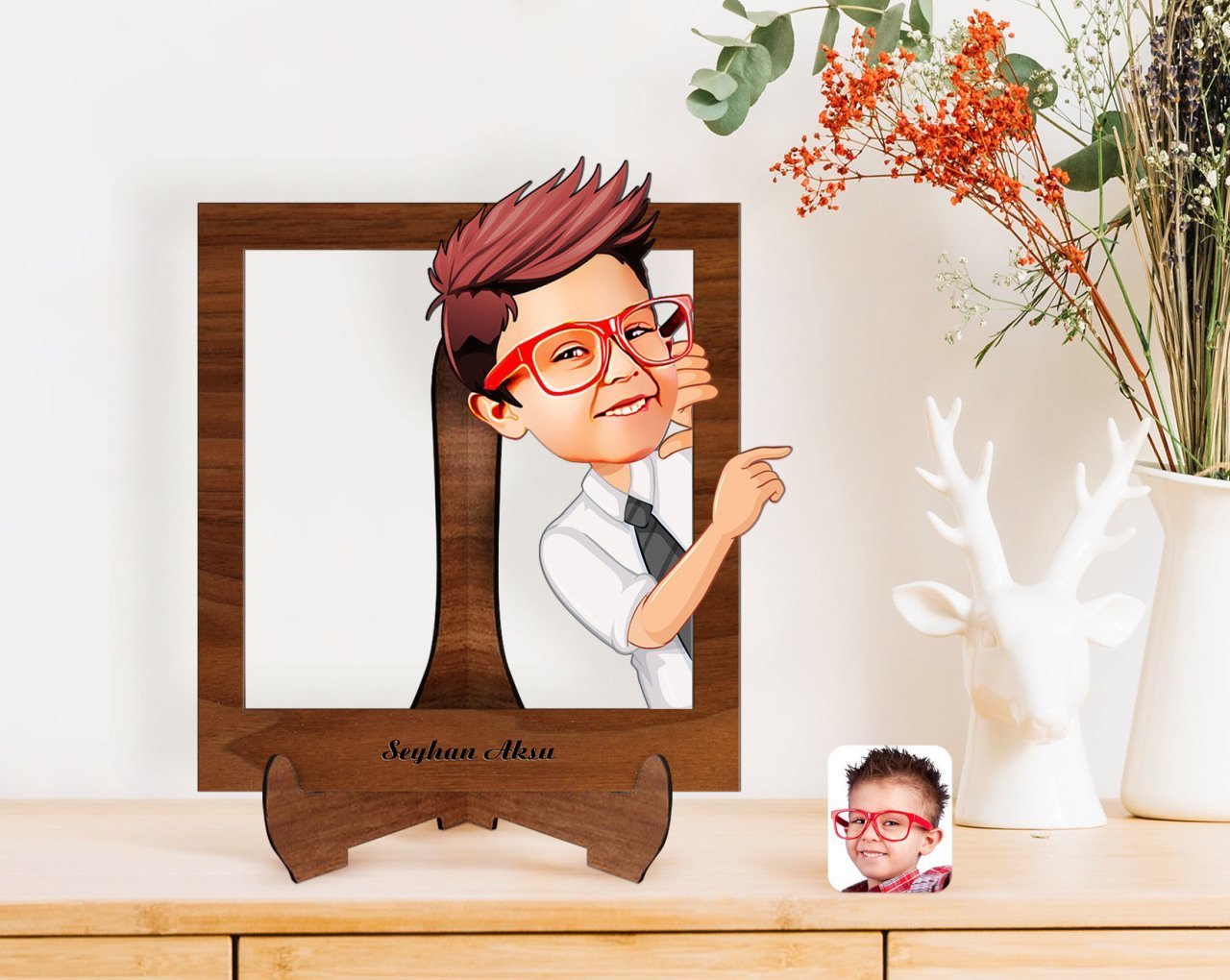 Kişiye Özel Erkek Çocuk Karikatürlü Ahşap Standlı 3D Biblo-3