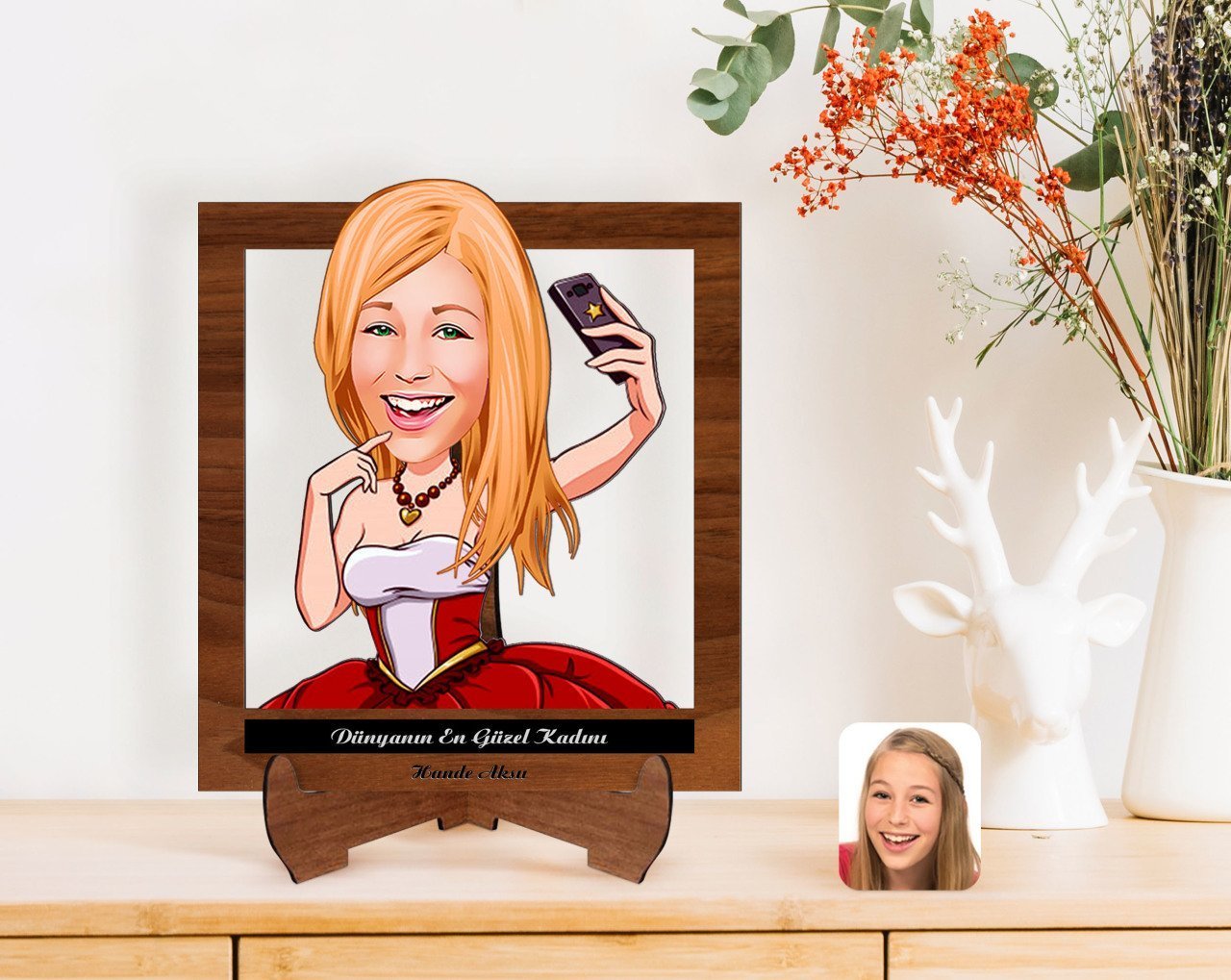 Kişiye Özel Kadınlar Günü Dünyanın En Güzel Kadını Karikatürlü Ahşap Standlı 3D Biblo-33