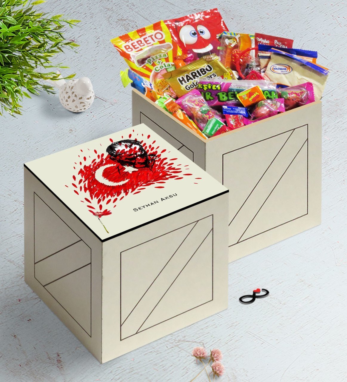 Kişiye Özel Atütürk Temalı Ahşap Kutuda Nostaljik Lezzetler Hediye Seti-3