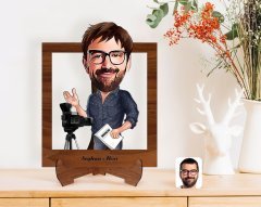 Kişiye Özel Erkek Yönetmen Karikatürlü Ahşap Standlı 3D Biblo-1