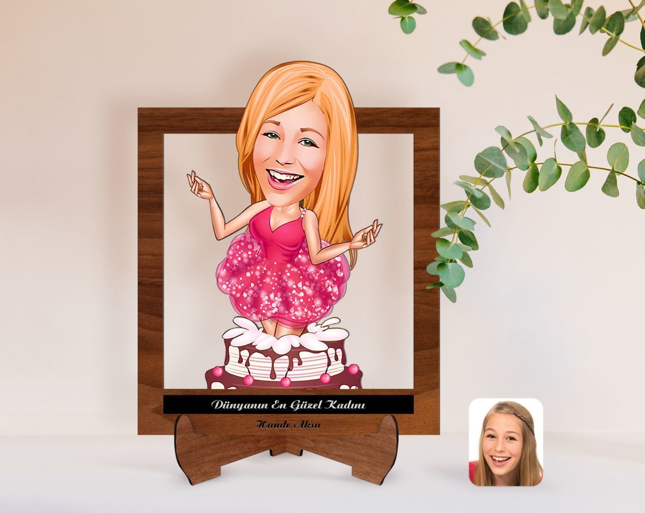 Kişiye Özel Kadınlar Günü Dünyanın En Güzel Kadını Karikatürlü Ahşap Standlı 3D Biblo-28