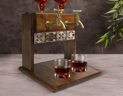 BK Gift Kişiye Özel Kabartma İsimli Çift Musluklu Doğal Ahşap Viski Standı, İçki Standı, Doğum Günü Hediyesi, Ev Hediyesi, Erkek Hediye-30