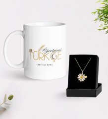 Kişiye Özel Türkçe Öğretmeni Beyaz Kupa ve Papatya Kolye Hediye Seti