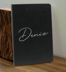 BK Gift Kişiye  Özel İsimli Siyah Defter ve Gold Cam Matara Hediye Seti-1, Sevgiliye Hediye, Arkadaşa Hediye, Yeni İş Hediyesi