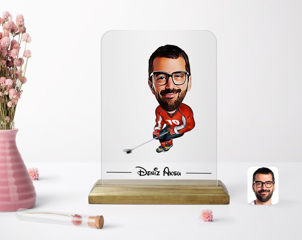 Kişiye Özel Erkek Hokey Oyuncusu Karikatürlü Ahşap Standlı Çerçeve