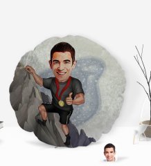 Kişiye Özel Erkek Dağcı Karikatürlü Yuvarlak Dekoratif Kırlent Yastık-1