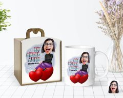 Kişiye Özel Ahşap Kutuda Anneler Günü Temalı En Güzel Anne Karikatürlü Beyaz Kupa Bardak