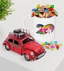 BK Gift Kişiye Özel 2023 Mutlu Yıllar Plakalı Nostaljik Kırmızı Metal Vosvos ve Kupa Haribo Şeker Seti-11