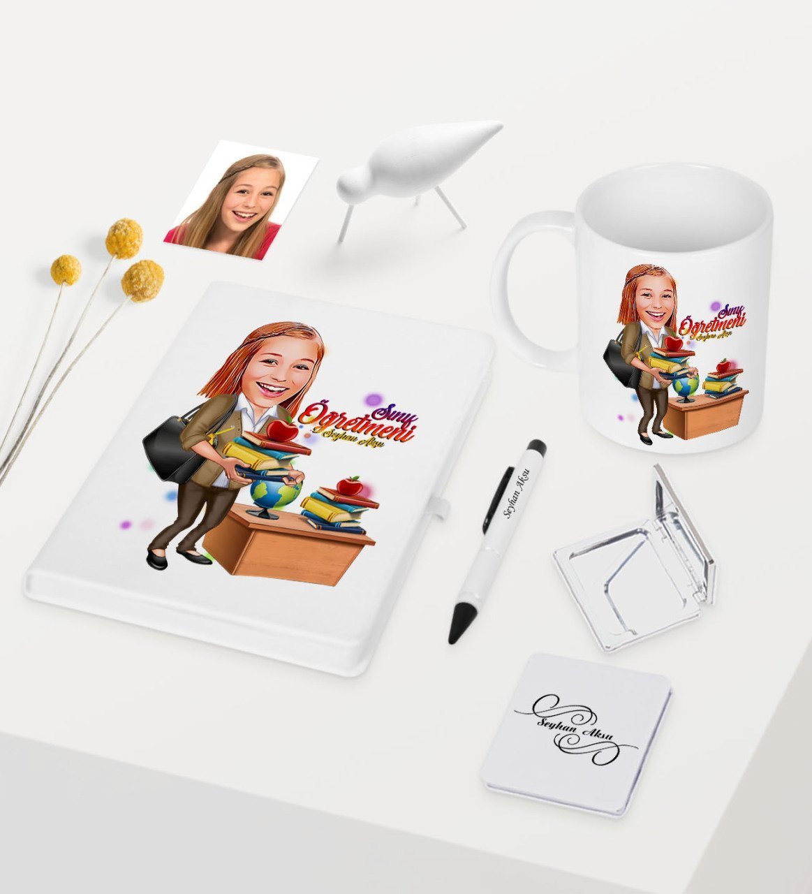 Kişiye Özel Bayan Öğretmen Temalı Karikatürlü Beyaz Defter Kalem Kupa Ayna Seti - 4
