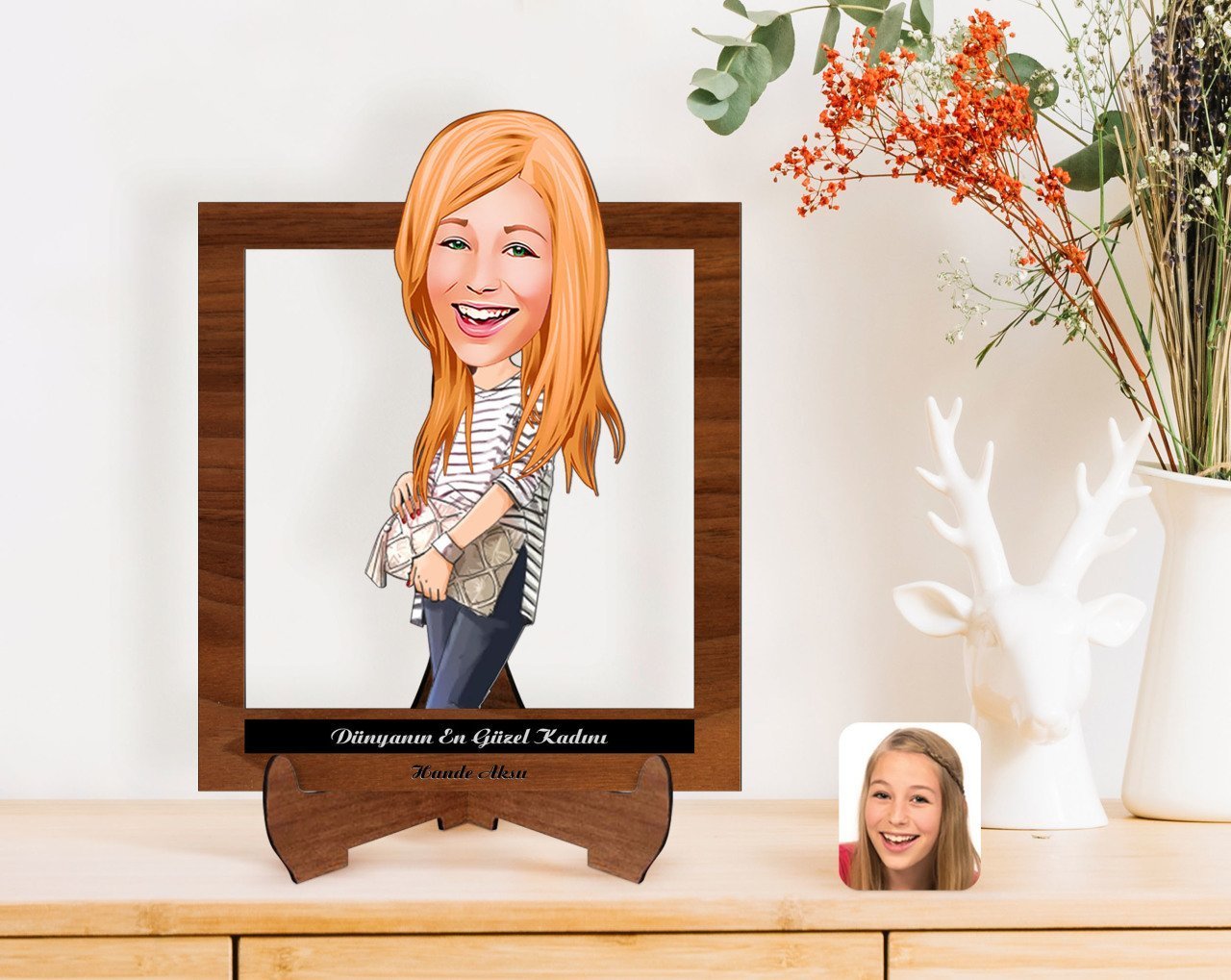 Kişiye Özel Kadınlar Günü Dünyanın En Güzel Kadını Karikatürlü Ahşap Standlı 3D Biblo-19