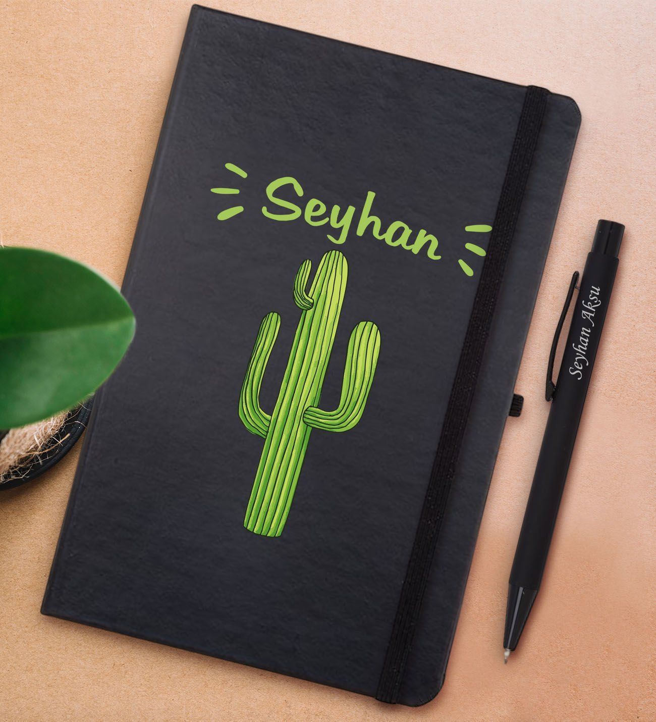 BK Gift Kişiye Özel Kaktüs Tasarımlı Siyah Defter ve Metal Versatil Kalem(0,7 Kurşun) Hediye Seti-1