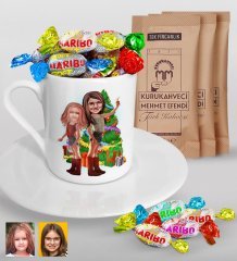 Kişiye Özel Yeni Yıl Kız Kardeşler Karikatürlü Türk Kahvesi Fincanı Mehmet Efendi Kahve ve Haribo Şeker Hediye Seti-2