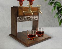 BK Gift Kişiye Özel Kabartma İsimli Çift Musluklu Doğal Ahşap Viski Standı, İçki Standı, Doğum Günü Hediyesi, Ev Hediyesi, Erkek Hediye-16