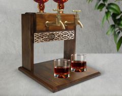 BK Gift Kişiye Özel Kabartma İsimli Çift Musluklu Doğal Ahşap Viski Standı, İçki Standı, Doğum Günü Hediyesi, Ev Hediyesi, Erkek Hediye-15