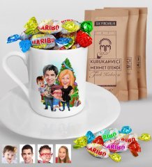 Kişiye Özel Yeni Yıl Aile Karikatürlü Türk Kahvesi Fincanı Mehmet Efendi Kahve ve Haribo Şeker Hediye Seti-5