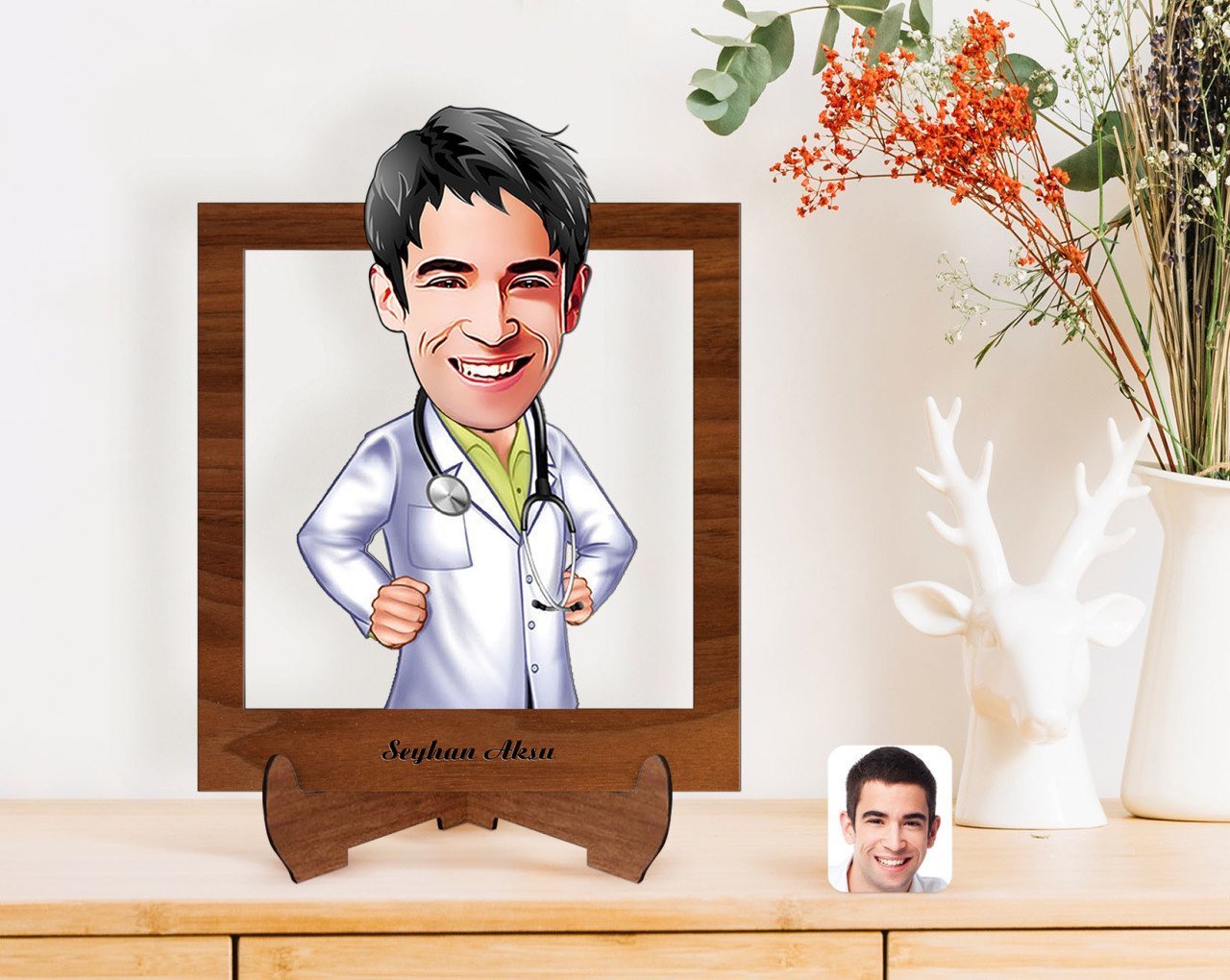 Kişiye Özel Erkek Doktor Karikatürlü Ahşap Standlı 3D Biblo-1