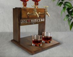 BK Gift Kişiye Özel Kabartma İsimli Çift Musluklu Doğal Ahşap Viski Standı, İçki Standı, Doğum Günü Hediyesi, Ev Hediyesi, Erkek Hediye-12