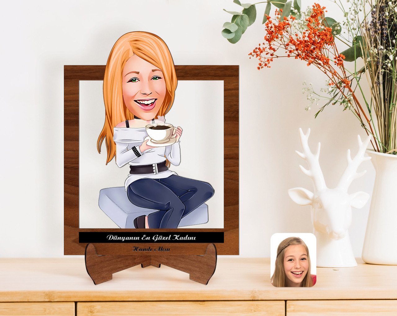 Kişiye Özel Kadınlar Günü Dünyanın En Güzel Kadını Karikatürlü Ahşap Standlı 3D Biblo-7